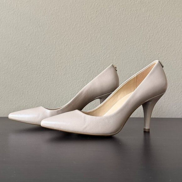 Excellent Condition Michael Kors Leather Flex MidPump Tan Beige Pointed Size 7.5 - Picture 3 of 8